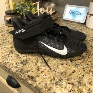 Nike Alpha football cleats-size 14, excellent condition